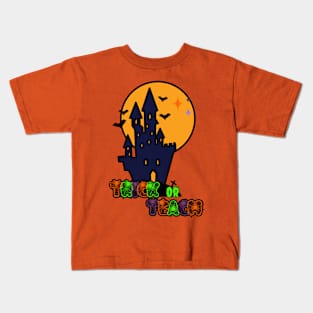 Teacher Halloween Trick or teach haunted house Kids T-Shirt